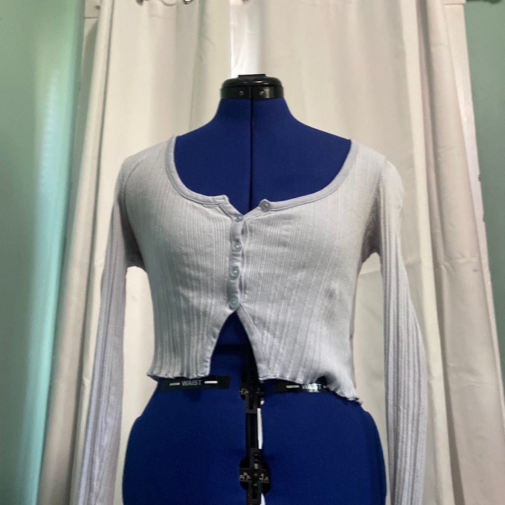 Long sleeve cropped shirt